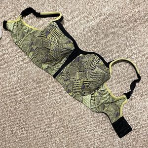 Like New, Le Mystere 36G Sports Bra!